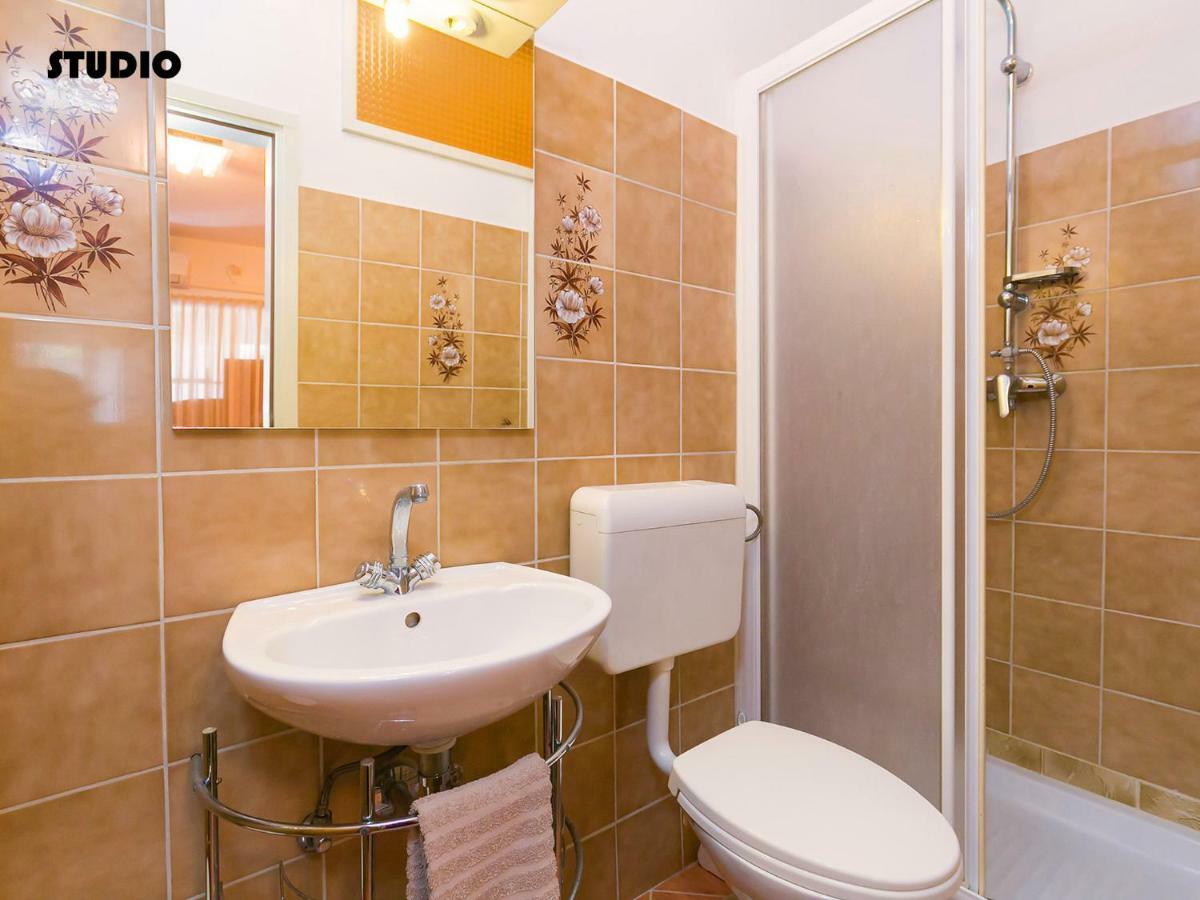 Apartments Nives Poreč Dış mekan fotoğraf